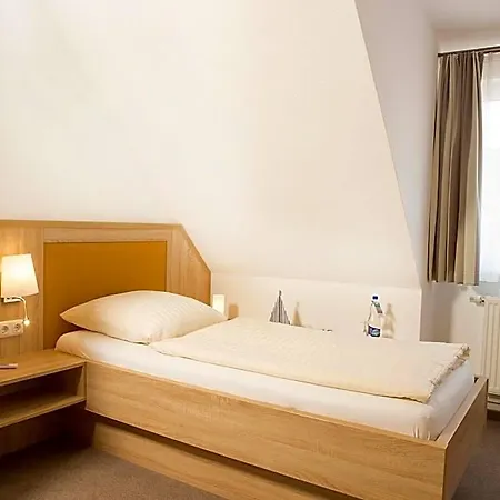 Bernstein Hotel