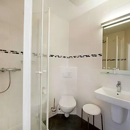 Bernstein Hotel 3*
