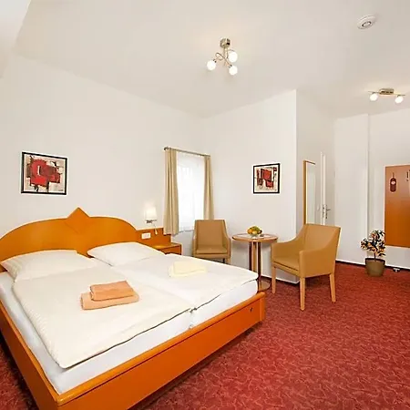 Bernstein Hotel