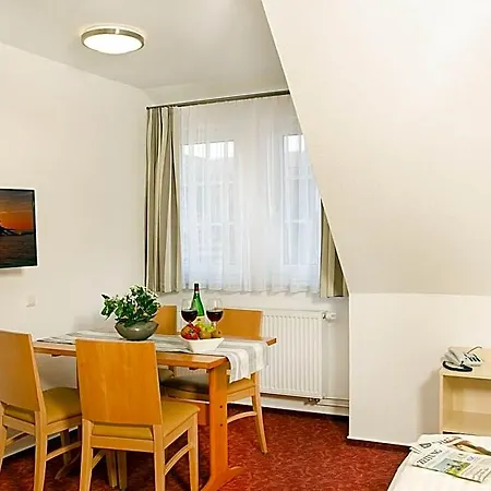 Bernstein Hotel 3*