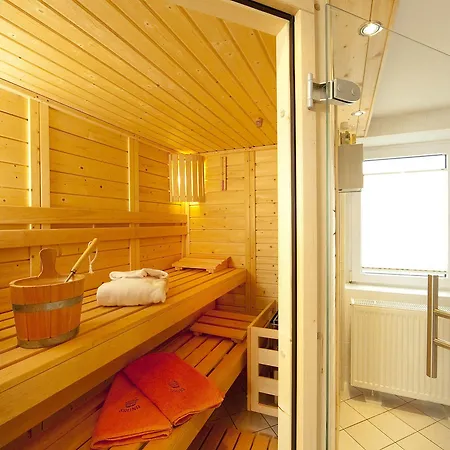 Bernstein 3* تراسينهيد