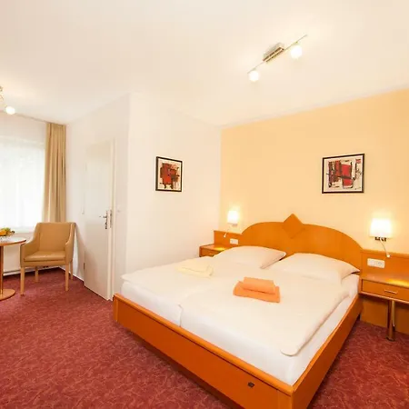 Bernstein Hotel 3*